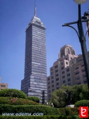 Torre Latinoamericana vista desde Bellas Artes, ID22, Ivn TMy, 2008