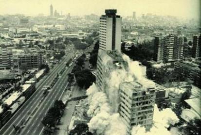 Demolici�n del Edificio Nuevo Le�n, ID568, Andr�s Garay�, 1986